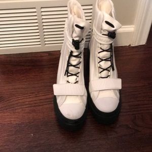 COPY - Converse heeled boot